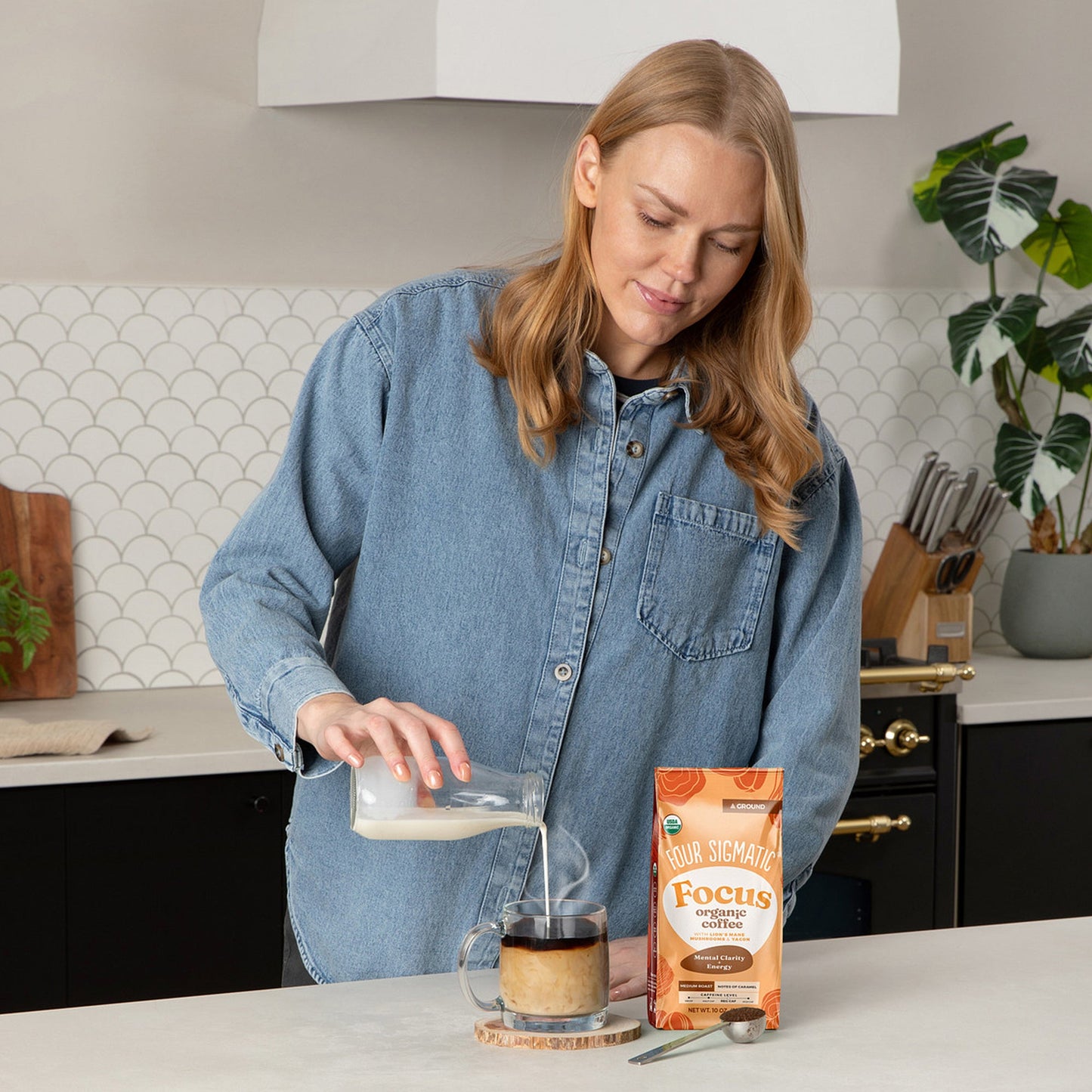 focus-ground-coffee-medium-x1 focus-ground-medium-lifestyle2.jpg